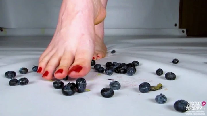 Giantess Barefoot Berry Stomp with Pulverized HD [Hard Foot, Amatari Foot] (2023 | Mp4)