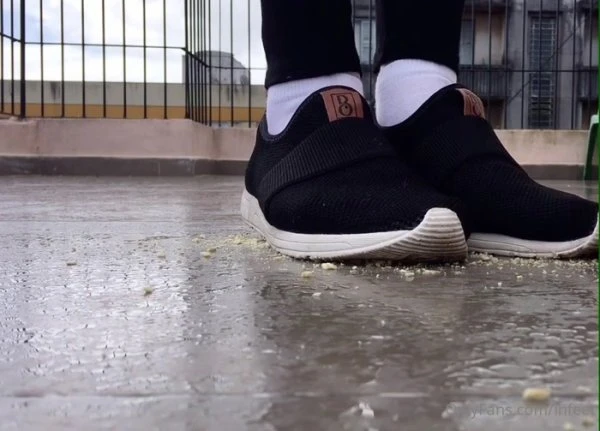walking in sneakers on puddles with x7nferno HD [Footjob Virgin, Hot Leg] (2023 | Mp4)