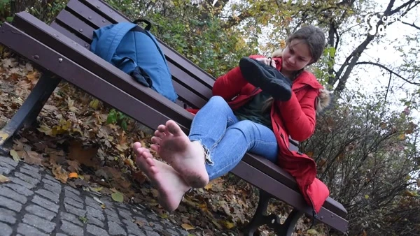 Dirty feet in park get cleaned by a stranger with Megan HD [Footjob Disease, Footjob Cum] (2023 | Mp4)