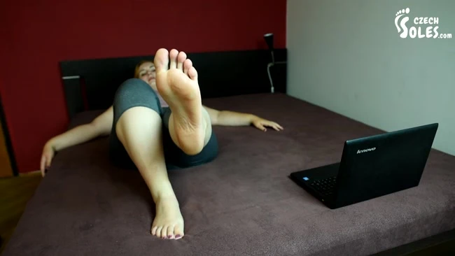 Webcam BBW girl shows her feet and chats with you with Czech Soles HD [Foot Fetish, Sex Foot] (2023 | Mp4)