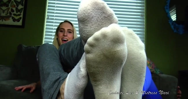 Double Smell Socks and Yoga Pants with Nicci HD [Rare Foot, New Foot] (2023 | Mp4)