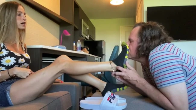 Real Time Foot Worship with Empress Laylaxo HD [Forced Handjobs, Footjob Addict] (2023 | Mp4)