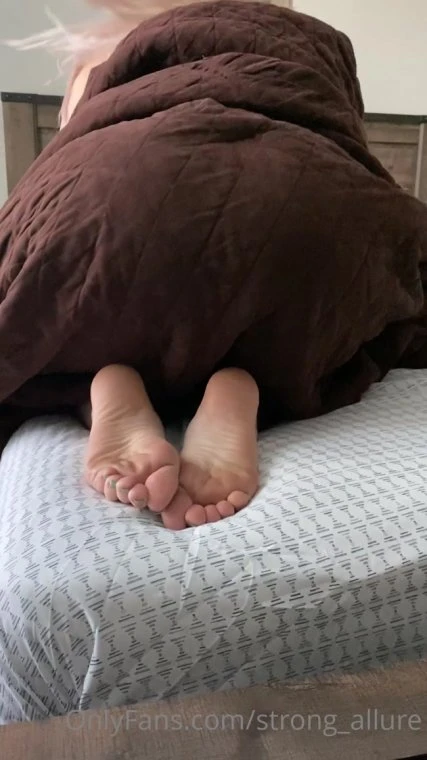 how would you start your morning with me with strong allure HD [Cock Feet, Cum Legs] (2023 | Mp4)