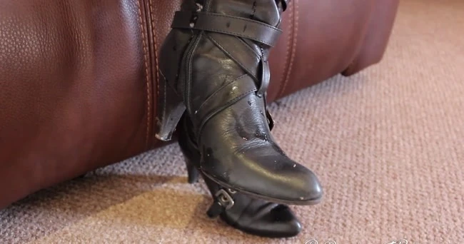 Lick The Spit Off My Boots with Dominant Princess HD [Bratty Foot, Extreme Feet] (2023 | Mp4)