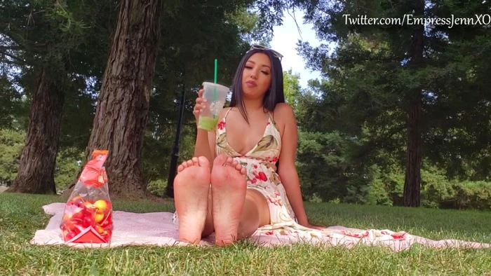 Foot Feeding Picnic Date with Empress Jennifer HD [Hairy Legs, Coeds Foot] (2023 | Mp4)