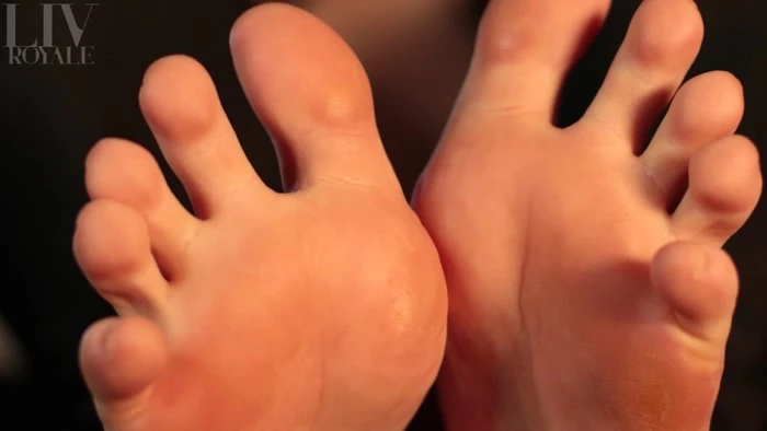 Worship My Bare Toes with Liv Royale HD [Rare Foot, New Foot] (2023 | Mp4)