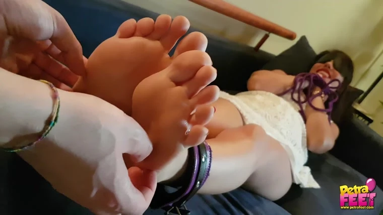 Petra's feet got tickled with Petra Feet HD [Tickling Feet, Bobs Footjobs] (2023 | Mp4)