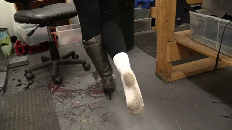 Dirty Socks and Boots with Angel Lee HD [Fingering Foot, Fuck Foot] (2023 | Mp4)