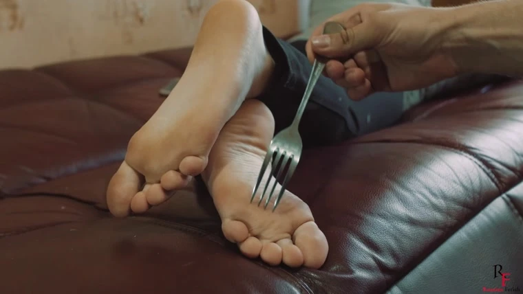 Light tickling of pretty soles by fork, comb and nails with Russian Fetish HD [Fingering Foot, Fuck Foot] (2023 | Mp4)