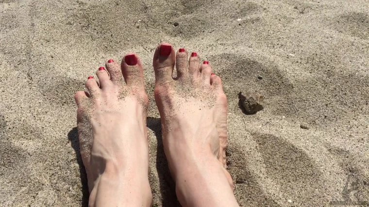 Sparkling Red Toes in the Sand with The Wolfe Sole Experience HD [Hard Foot, Amatari Foot] (2023 | Mp4)