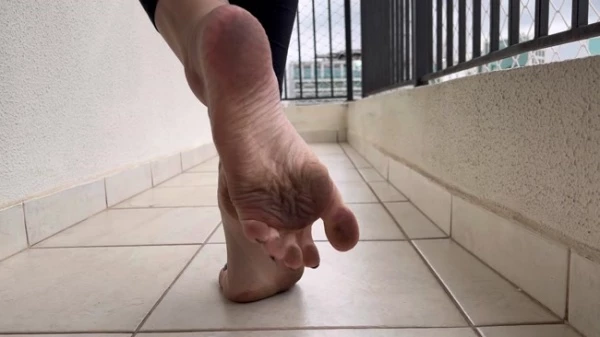 Come Clean My Dirty Feet with Goddess Grazi FullHD [Footjob Virgin, Hot Leg] (2024 | MPEG-4)